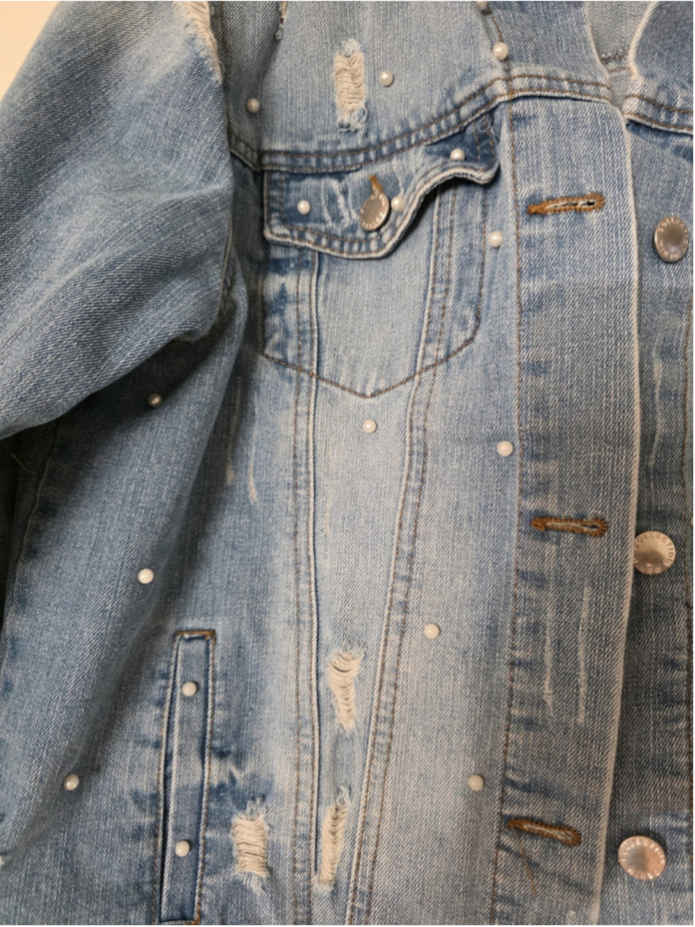 ci sono Jean jacket Size Large Women's Beaded Blue Jeans - Picture 4 of 5